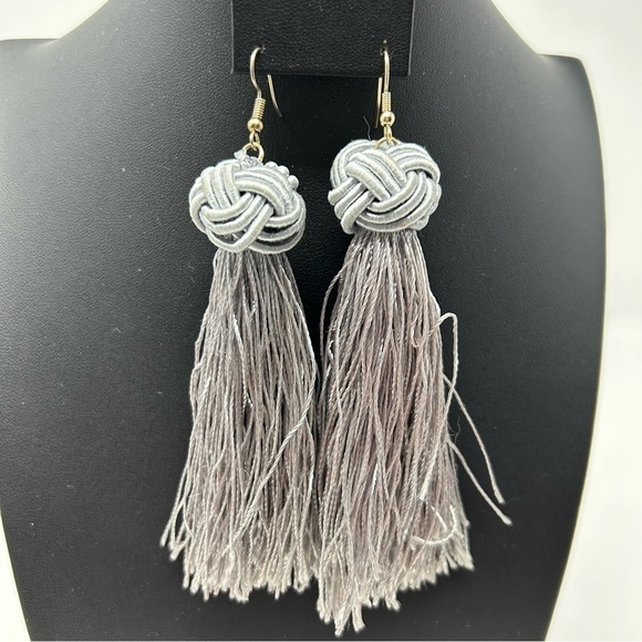Long Gray Tassel Fringe Knotted Dangle Earrings Gold Tone Hook - Picture 1 of 4